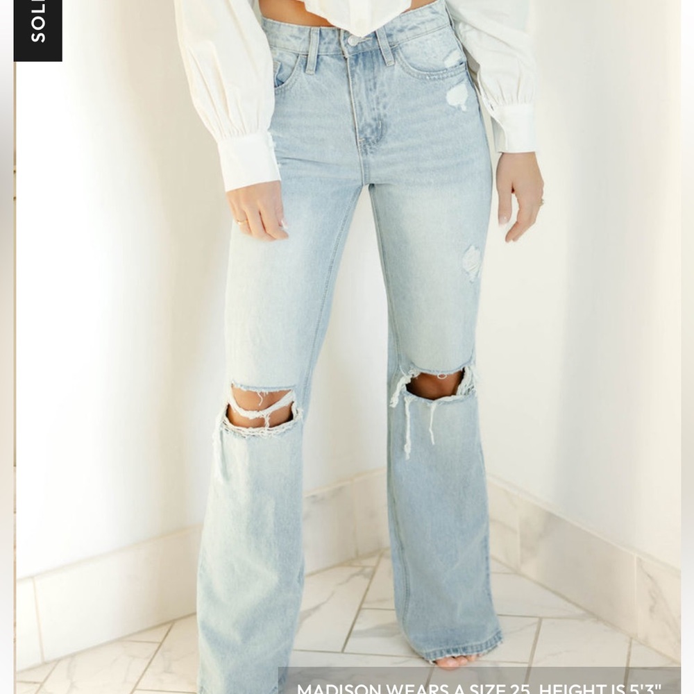 High Rise Light Blue Jeans - Picture 2 of 13
